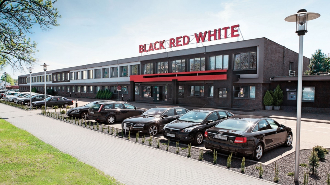 Black Red White dementuje informacje o zwolnieniach grupowych