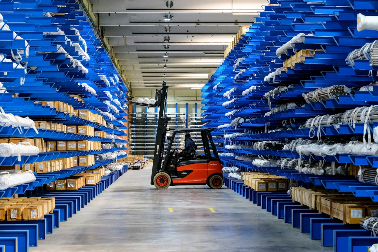 Regały wspornikowe na towary ciężkie dla firmy Mundinger Transport
