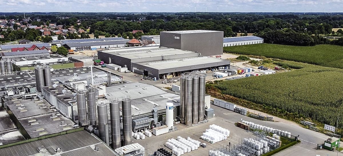 REHAU zwiększa zakres usług związanych z obrzeżami meblowymi dzięki nowoczesnemu centrum logistycznemu w Niemczech